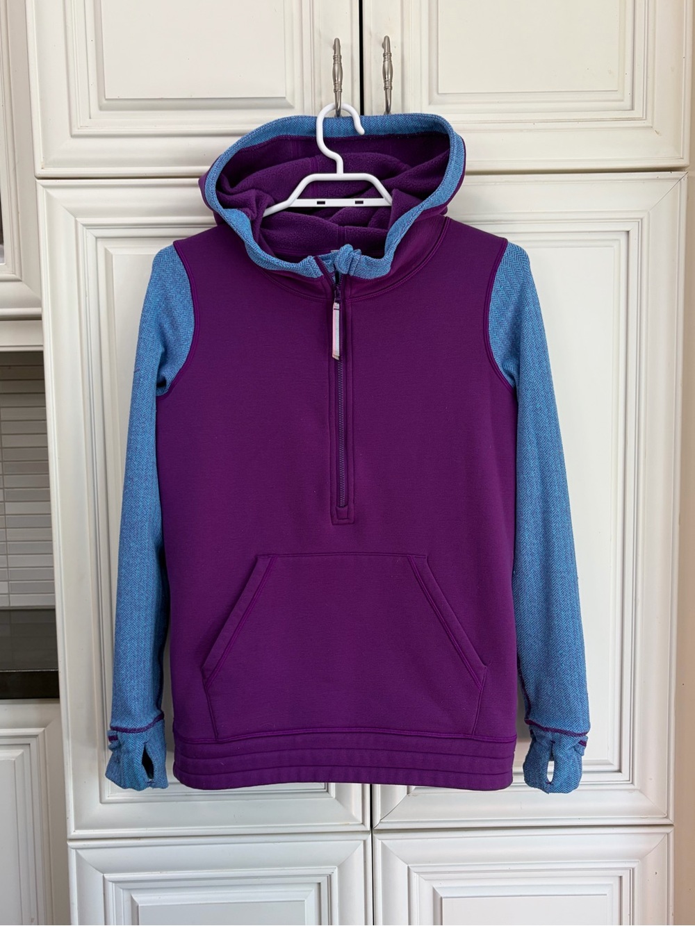 Ivivva by Lululemon girl’s hoodie 🍋